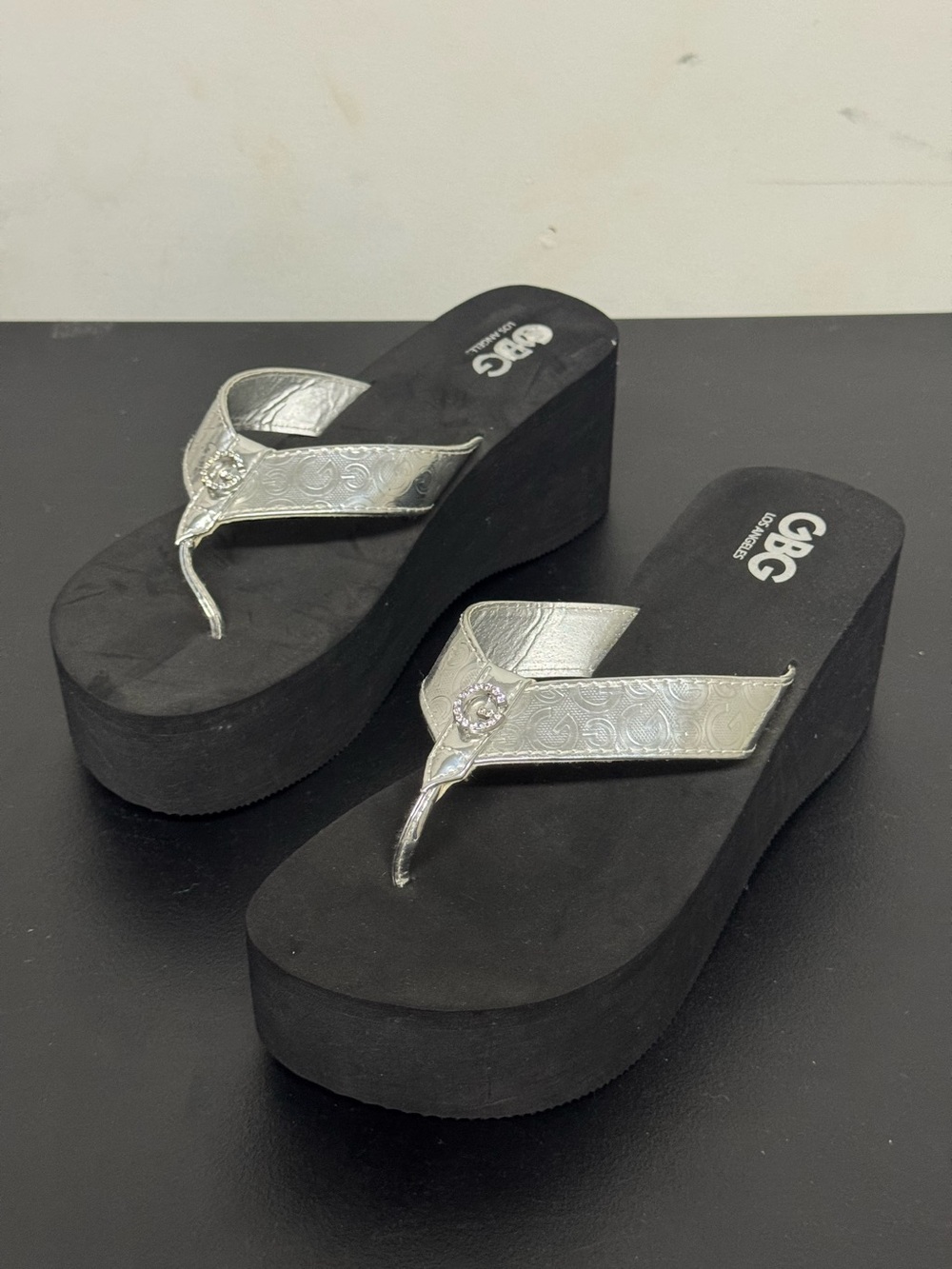 GBG Los Angeles Metallic Silver Platform Black Wedge Flip Flops Sandals